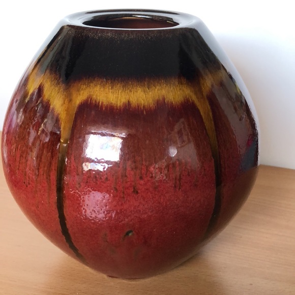 Chinese pottery vase red black yellow 8” tall 8" long wide - Picture 3 of 8